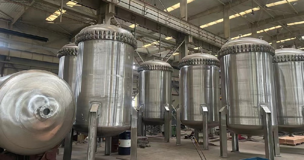 突破創(chuàng)新，走向未來(lái)